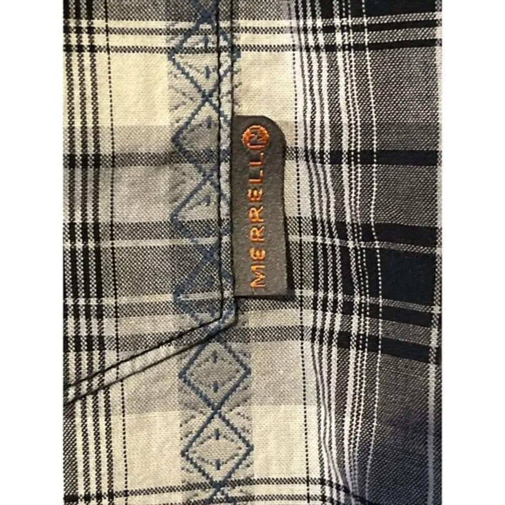 Merrell Men's Short‎ Sleeve Button Casual Shirt  Size Medium Great Design